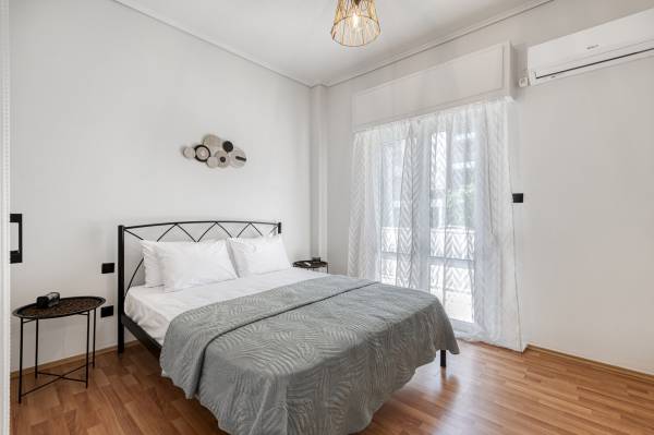 3 Bedroom Apartment with Balcony - Accommodation